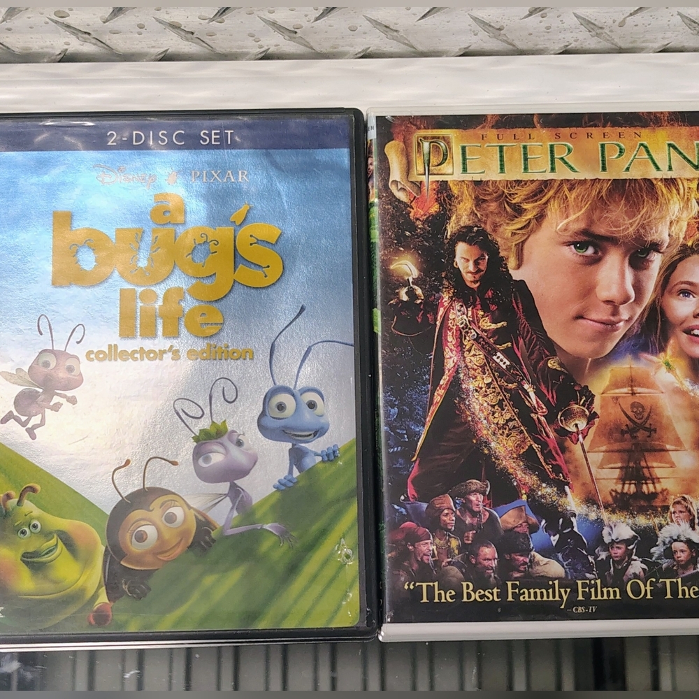 2 DVDs A Bug's Life Disney Pixar Collectors Edition & Peter Pan 2004 DVD